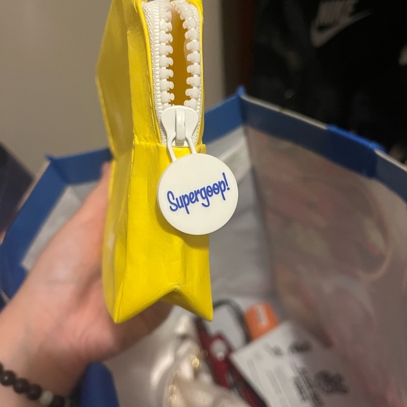 Super goop makeup case - Picture 3 of 4